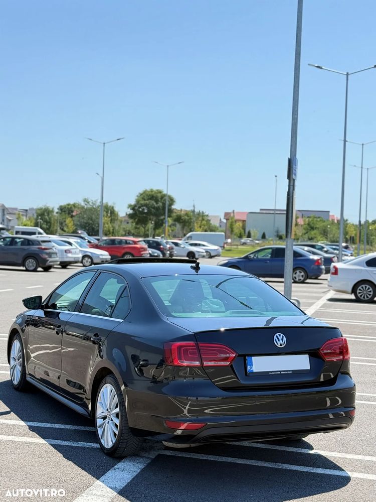 Volkswagen Jetta - 15