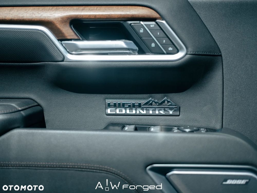 Chevrolet Silverado - 36