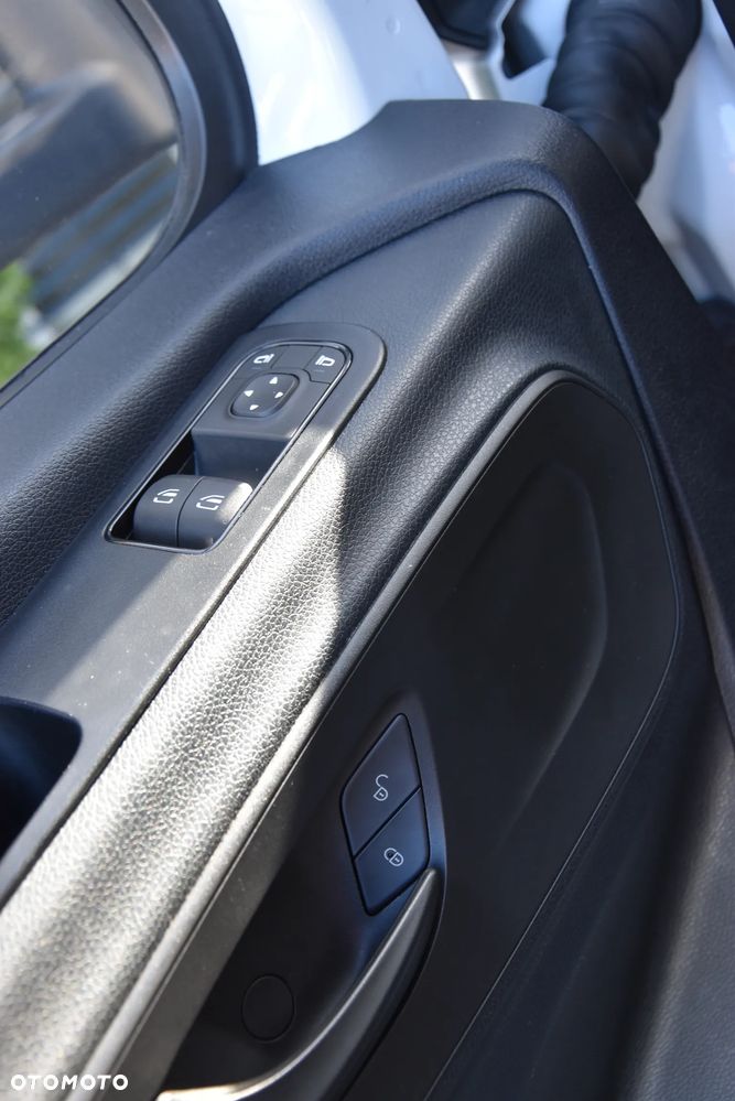 Mercedes-Benz Sprinter - 24