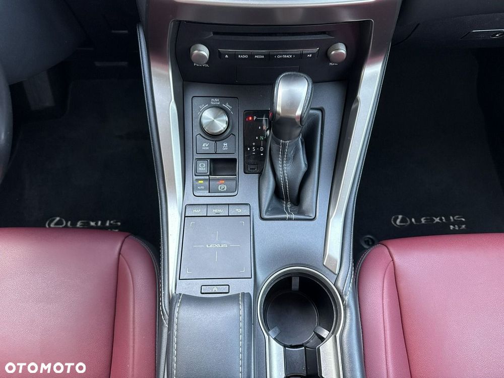 Lexus NX 300h F Impression AWD - 25