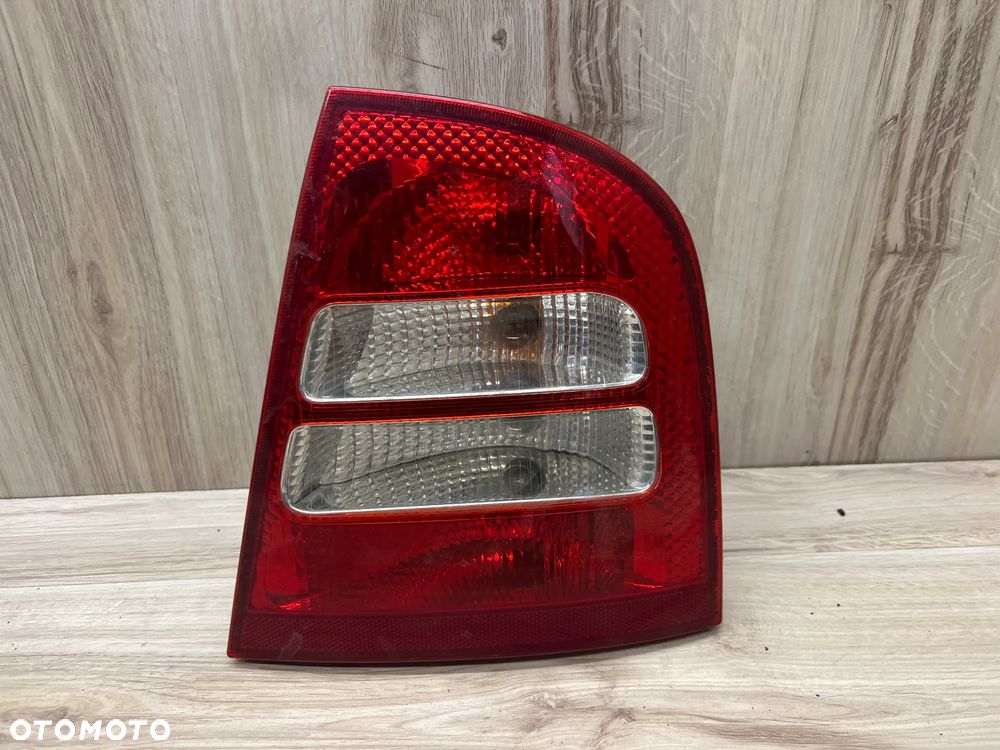 LAMPA TYLNA PRAWA SKODA OCTAVIA I FL LIFT HB - 2