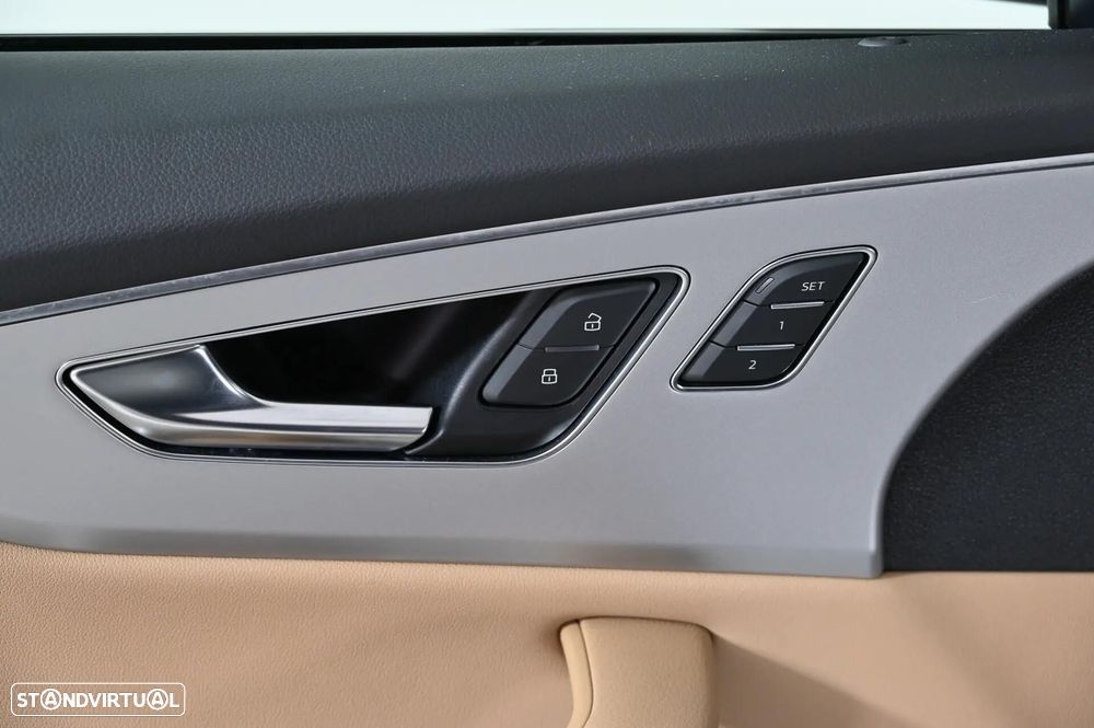 Audi Q8 55 TFSIe quattro Tiptronic - 37