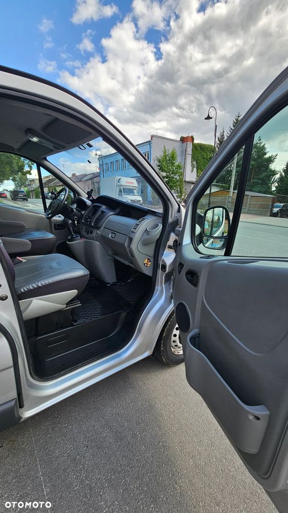 Opel Vivaro - 11