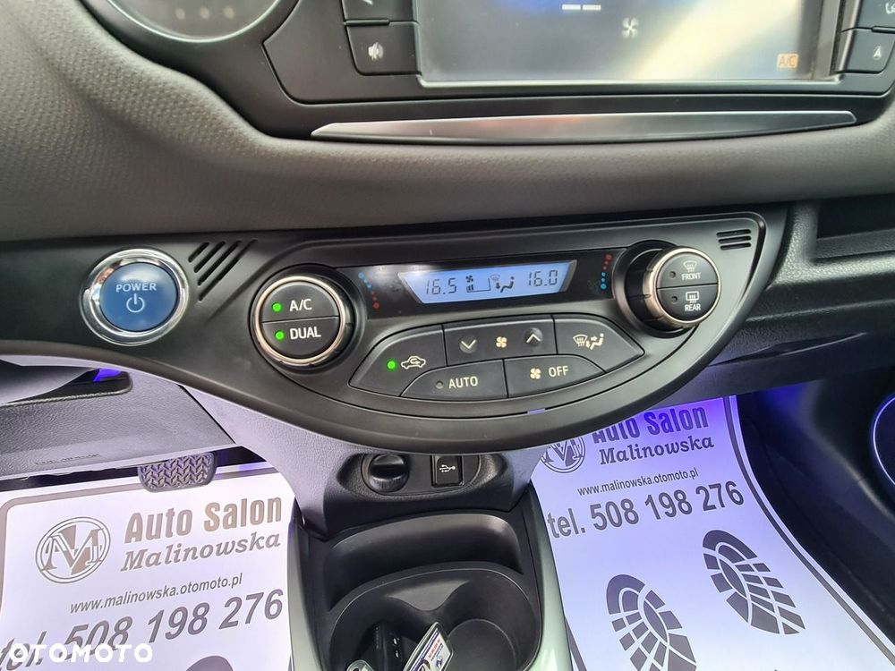 Toyota Yaris Hybrid 100 Life - 18
