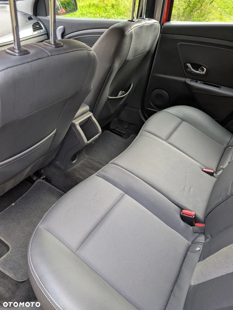 Renault Megane 1.5 dCi Limited EDC - 11