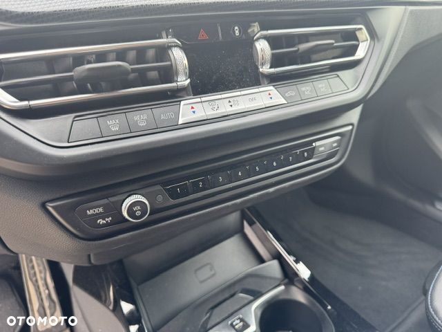BMW Seria 2 220i xDrive M Sport - 14