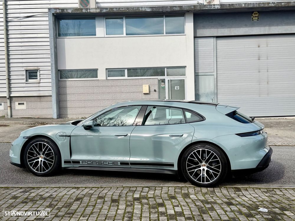 Porsche Taycan Sport Turismo bateria Performance Plus - 22