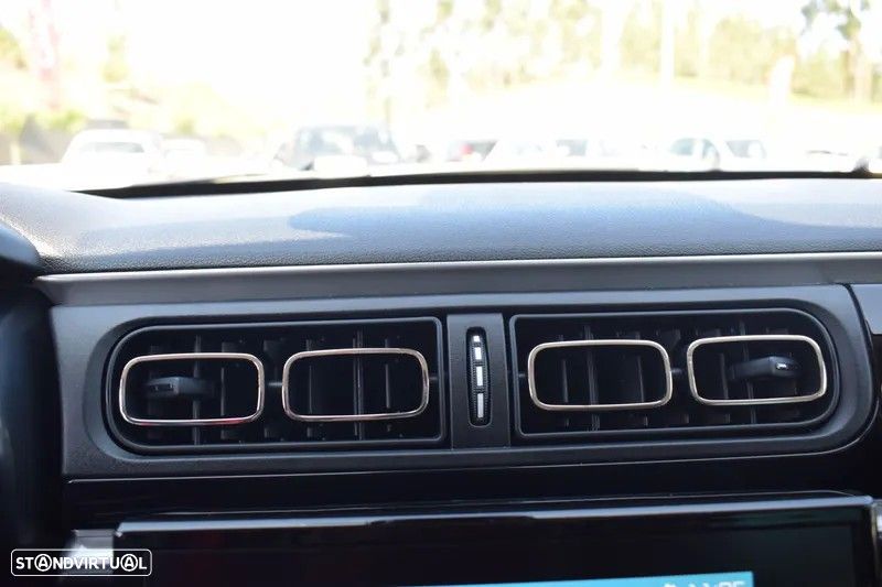 Citroën C3 1.2 PureTech Shine EAT6 - 27