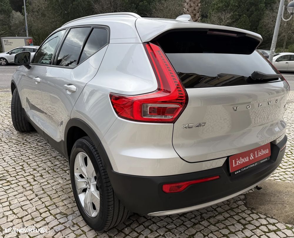 Volvo XC 40 1.5 T3 Momentum Tech Edition - 4