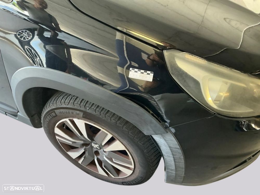 Peugeot 2008 1.2 PureTech Allure - 11