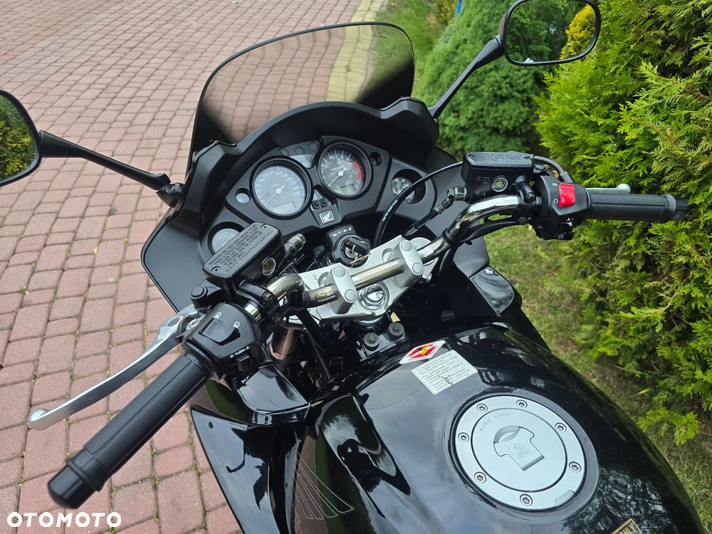 Honda CBF - 12