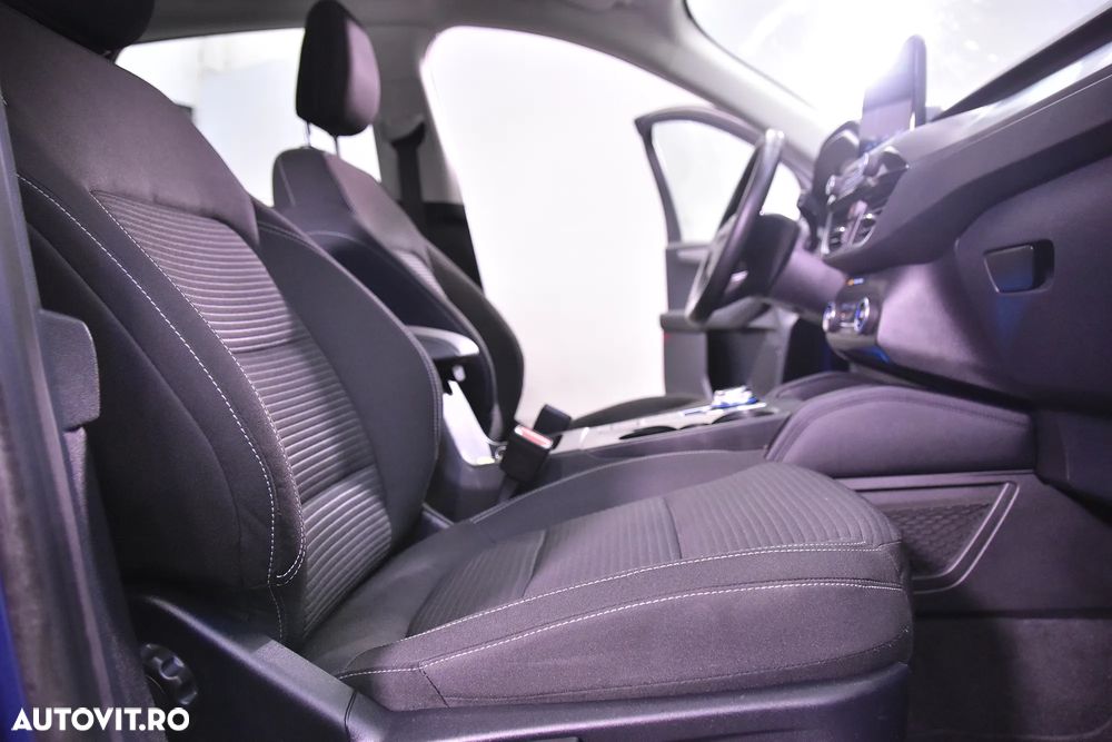 Ford Kuga - 11