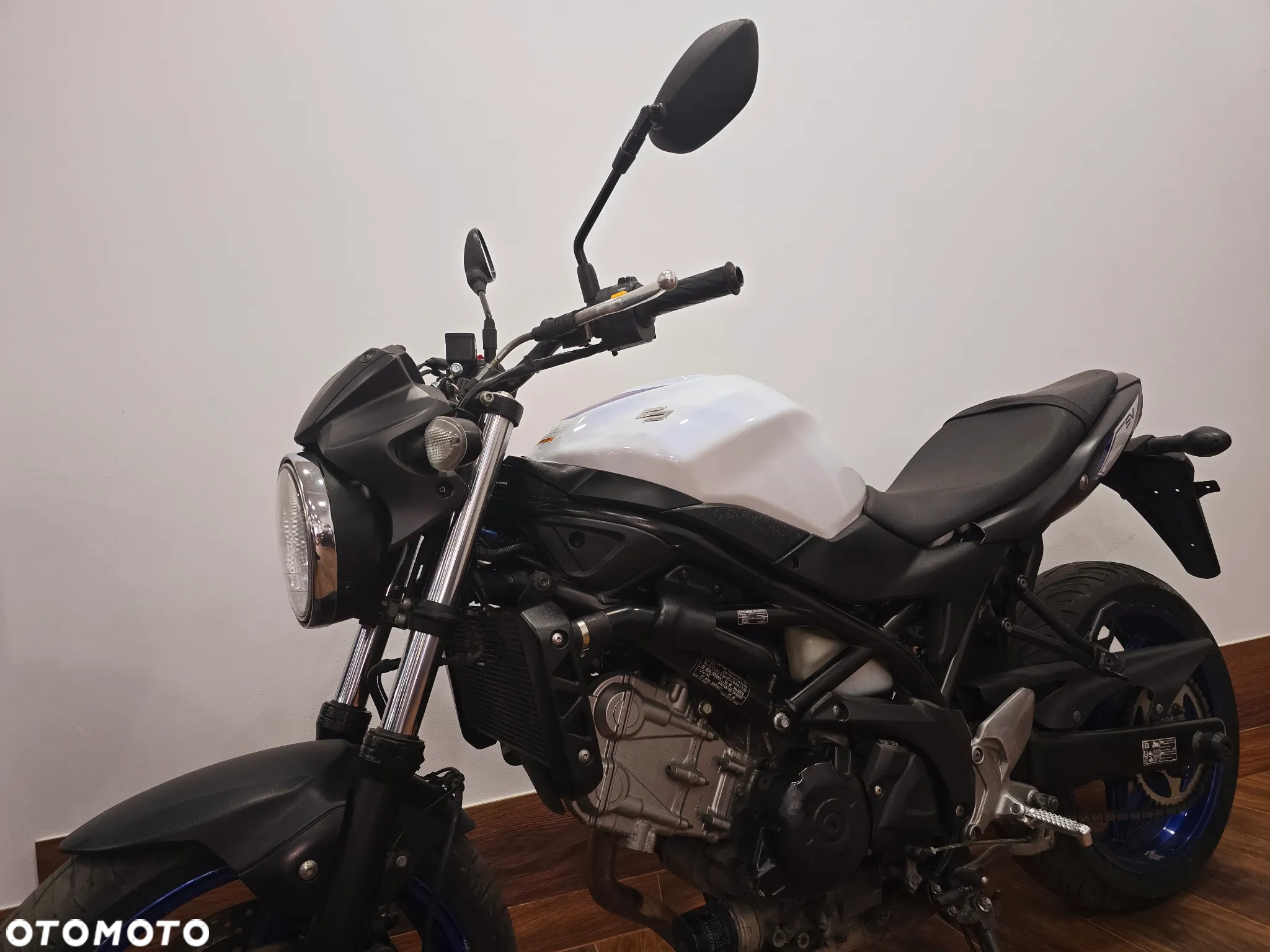 Suzuki SV - 16