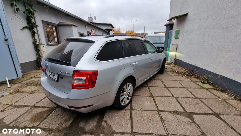 Skoda Octavia 2.0 TDI Style DSG - 3