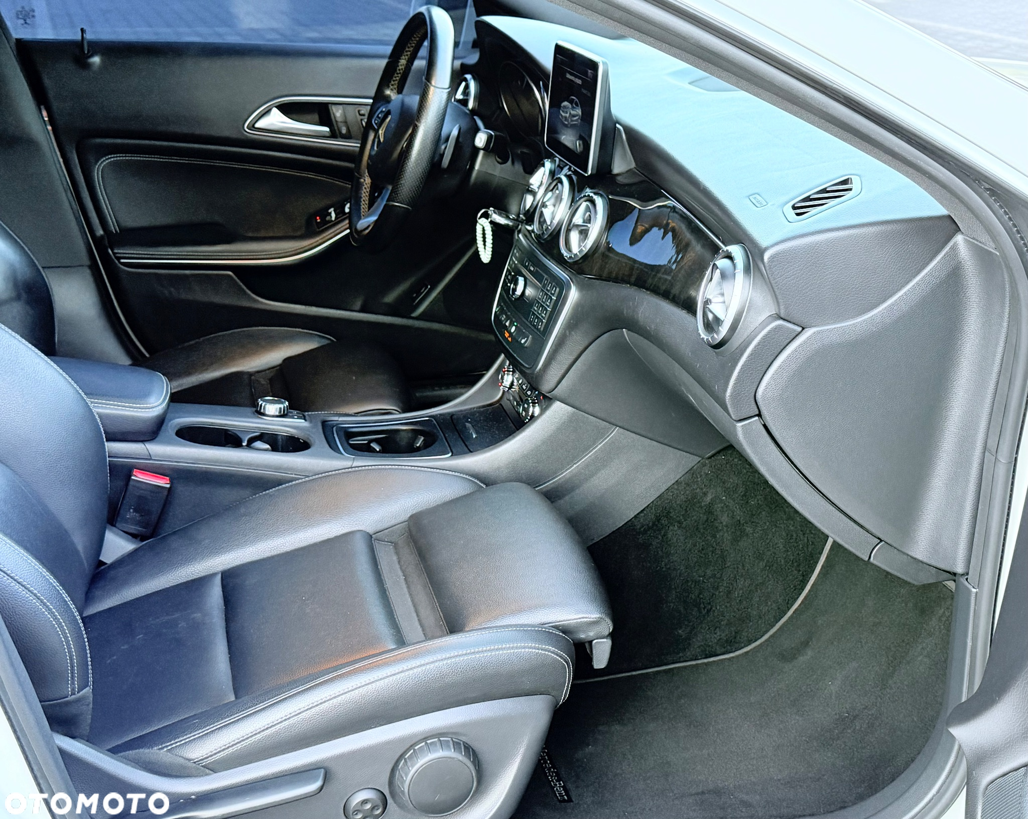 Mercedes-Benz CLA 250 4-Matic AMG Line - 10