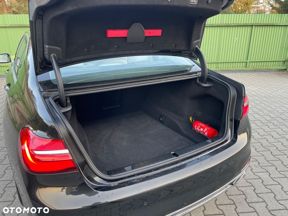 BMW Seria 7 730d xDrive - 17