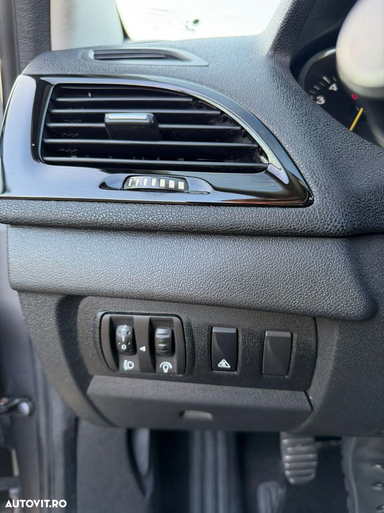 Renault Megane Grandtour ENERGY dCi 110 Start & Stopp Bose Edition - 12