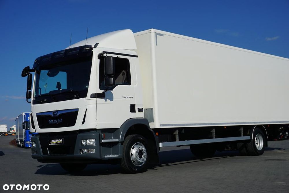 MAN TGM / 12.250 / EURO 6 / KONTENER + WINDA / 20 PALET / DŁ. 8 M - 28
