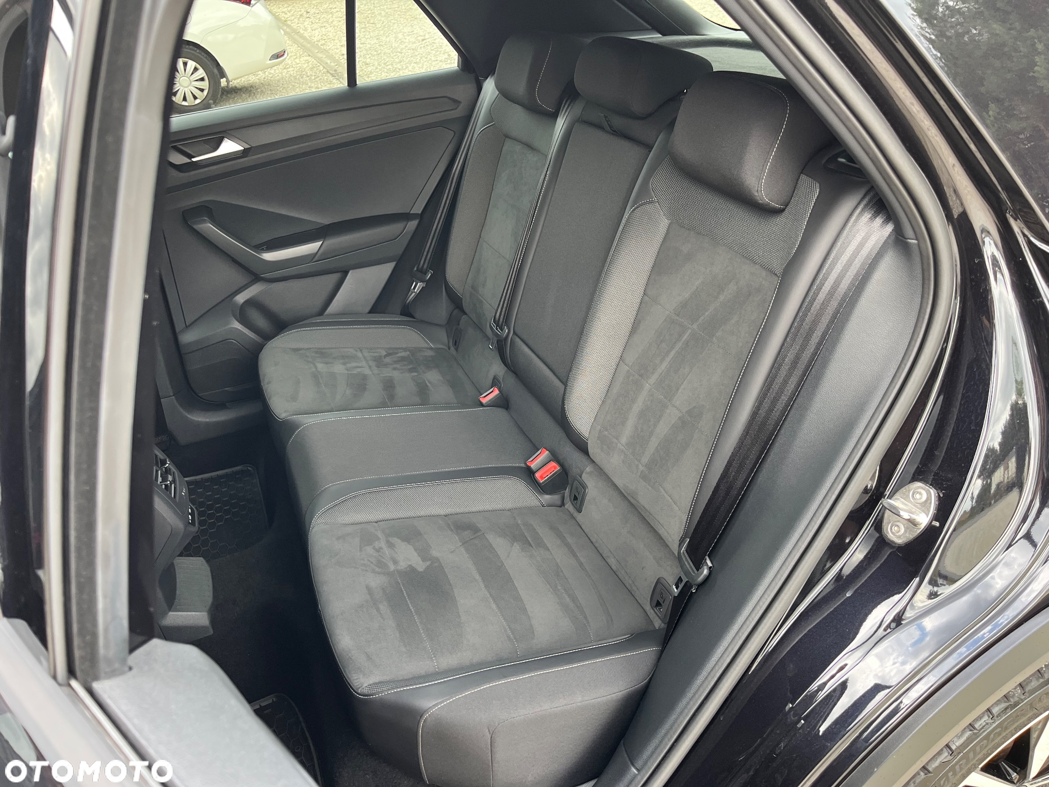 Volkswagen T-Roc 1.5 TSI R-Line DSG - 21