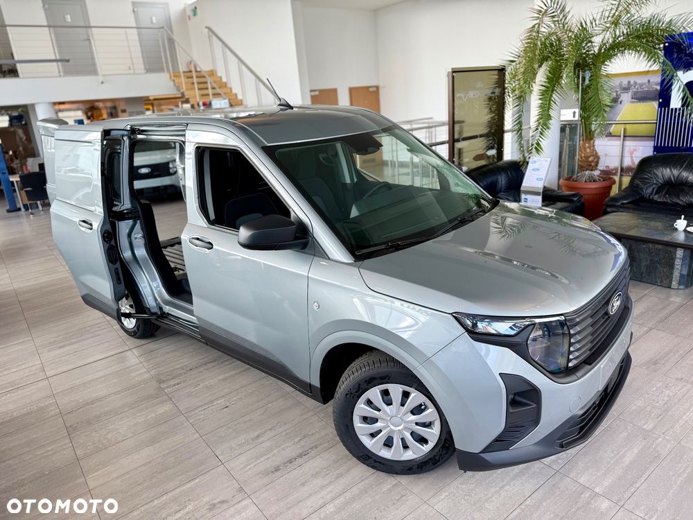 Ford Transit Courier - 8
