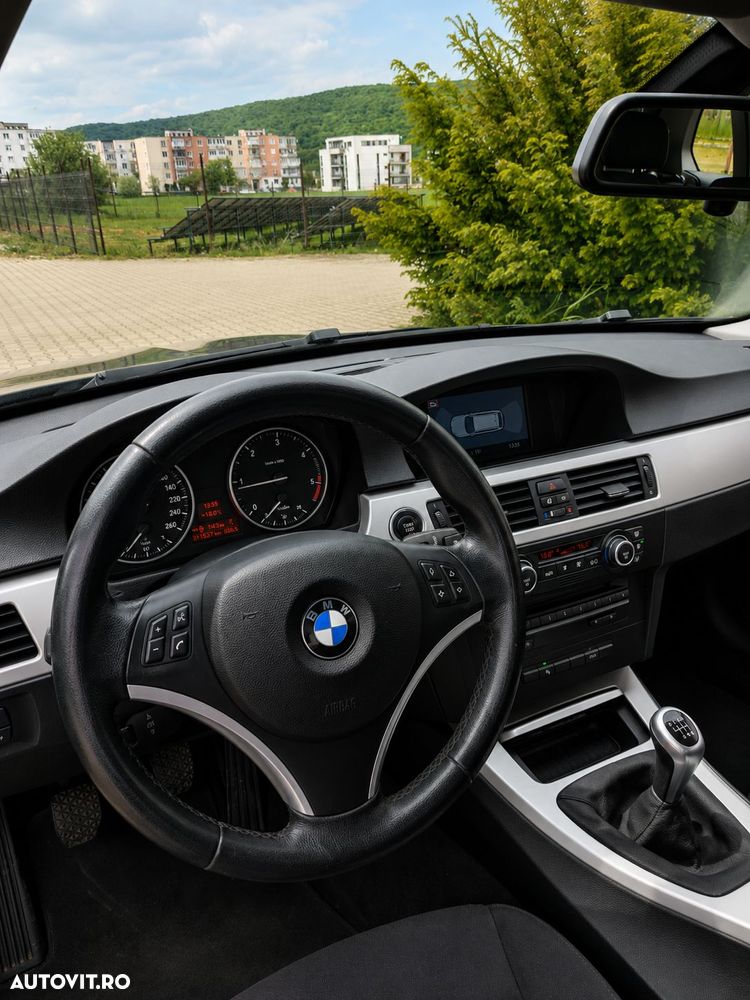 BMW Seria 3 320d - 15