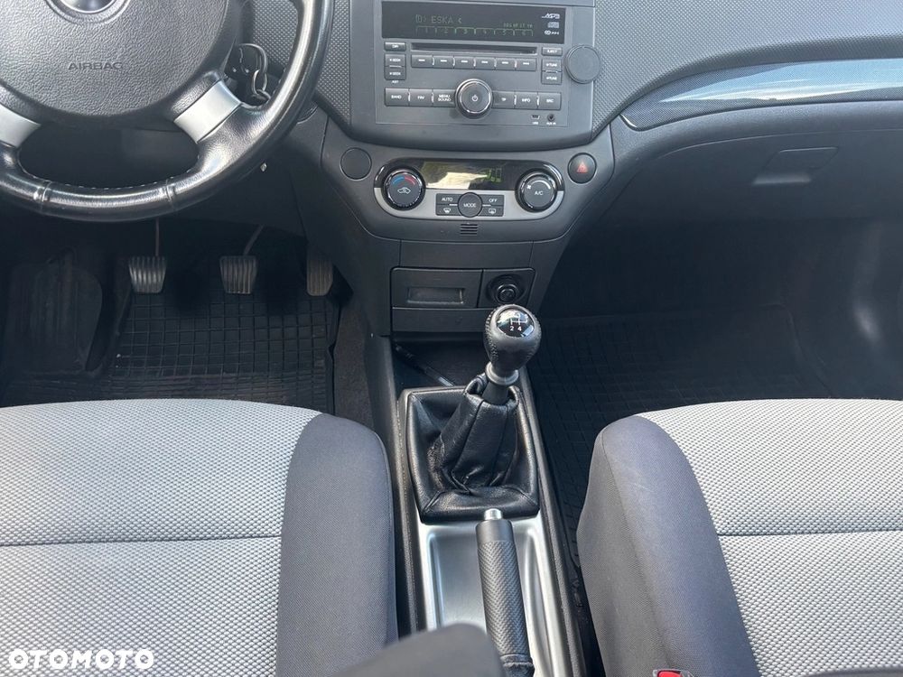 Chevrolet Aveo - 12