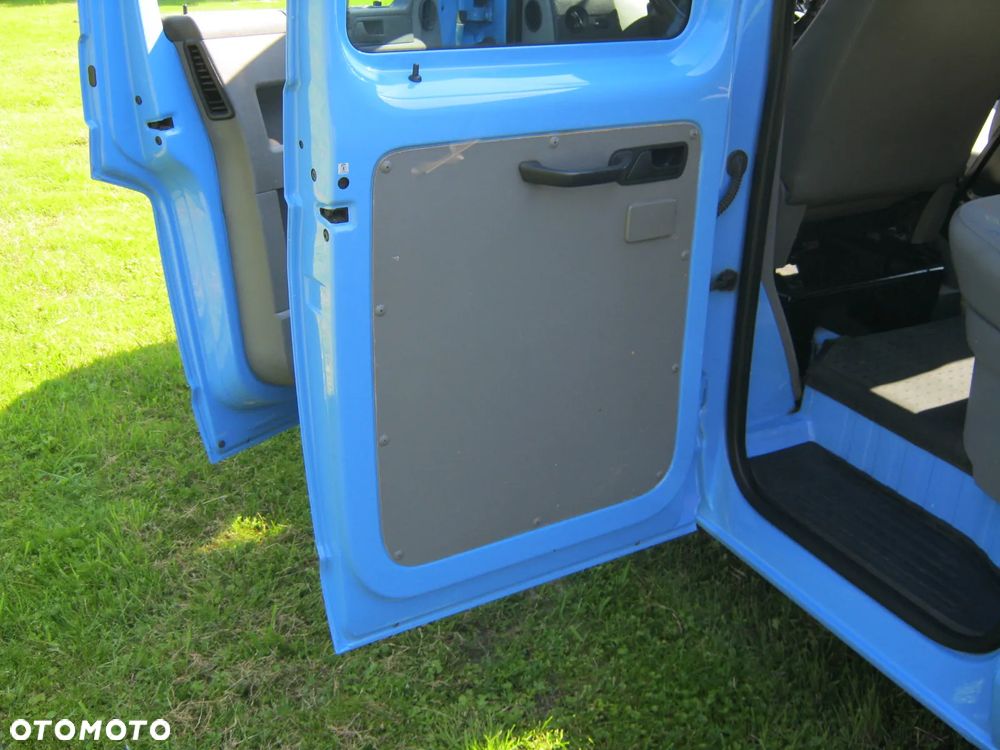 Volkswagen Transporter T5 TDI L2H1 Mixt - 11