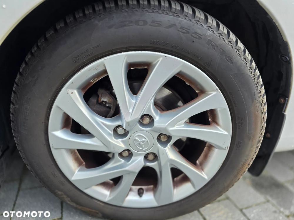 Toyota Auris Hybrid 135 Comfort - 12