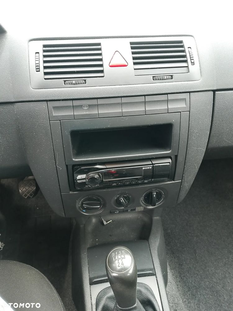 Skoda Fabia 1.2 HTP Classic - 2