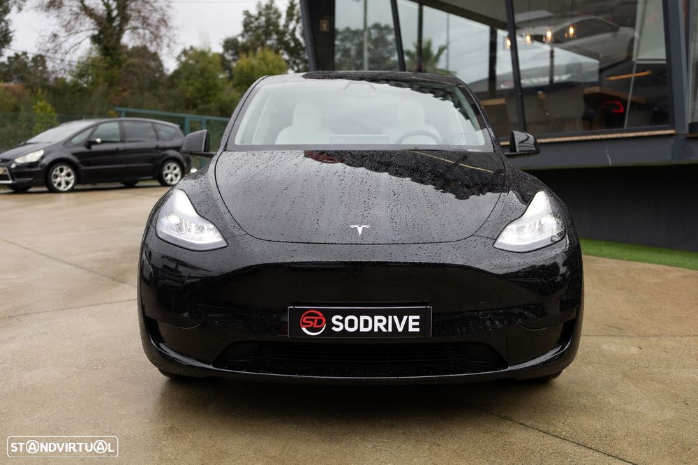 Tesla Model Y Standard RWD - 3