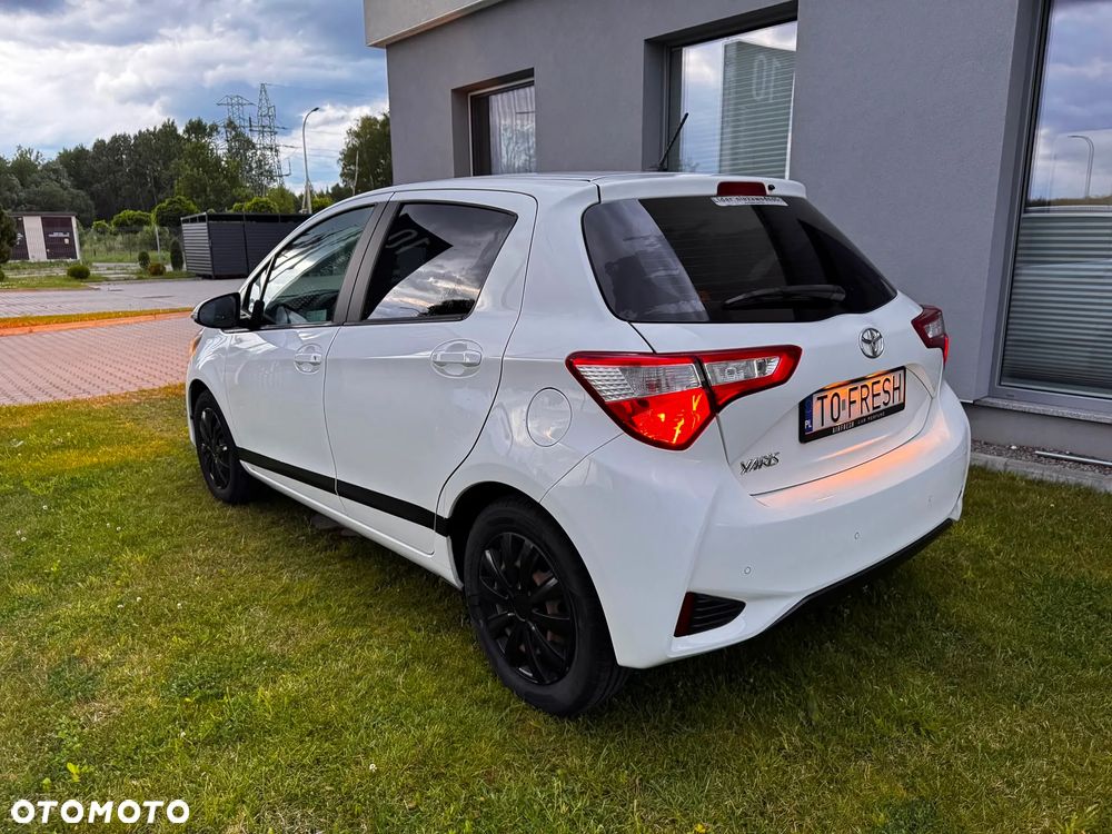Toyota YARIS - 4