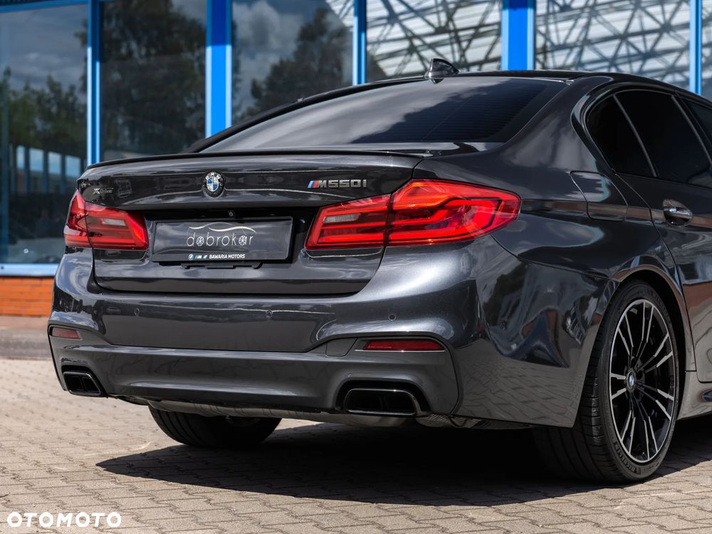 BMW Seria 5 M550i xDrive - 12