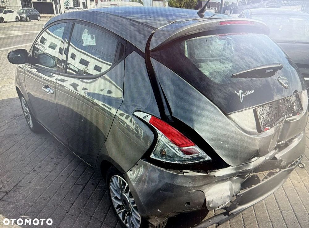 Lancia Ypsilon 1.2 8V Gold - 6