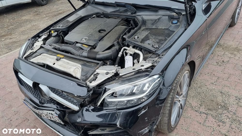 Mercedes-Benz Klasa C 300 9G-TRONIC AMG Line - 18