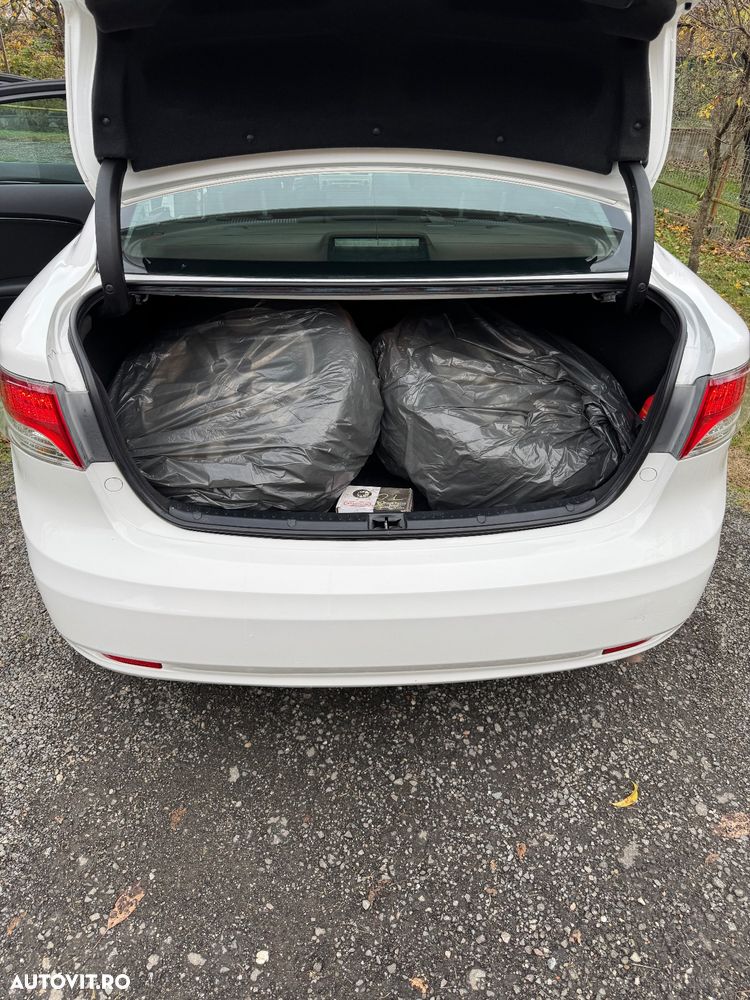 Toyota Avensis 2.0 D-4D Executive - 6