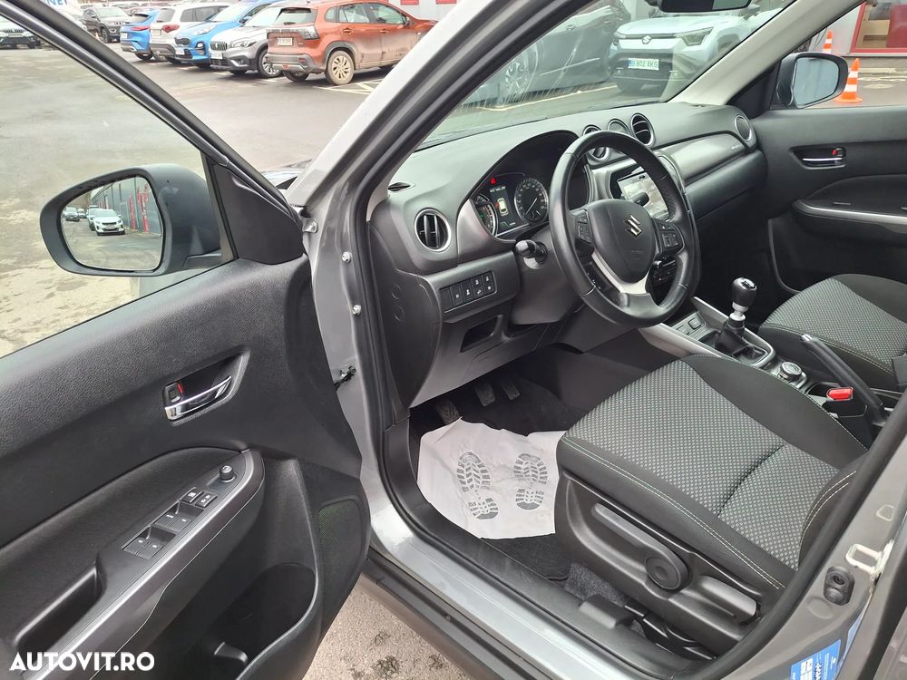Suzuki Vitara 1.4 Boosterjet MHEV Passion - 10