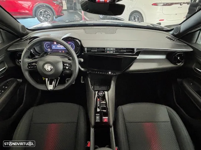Alfa Romeo Junior 1.2 eDCT6 - 13