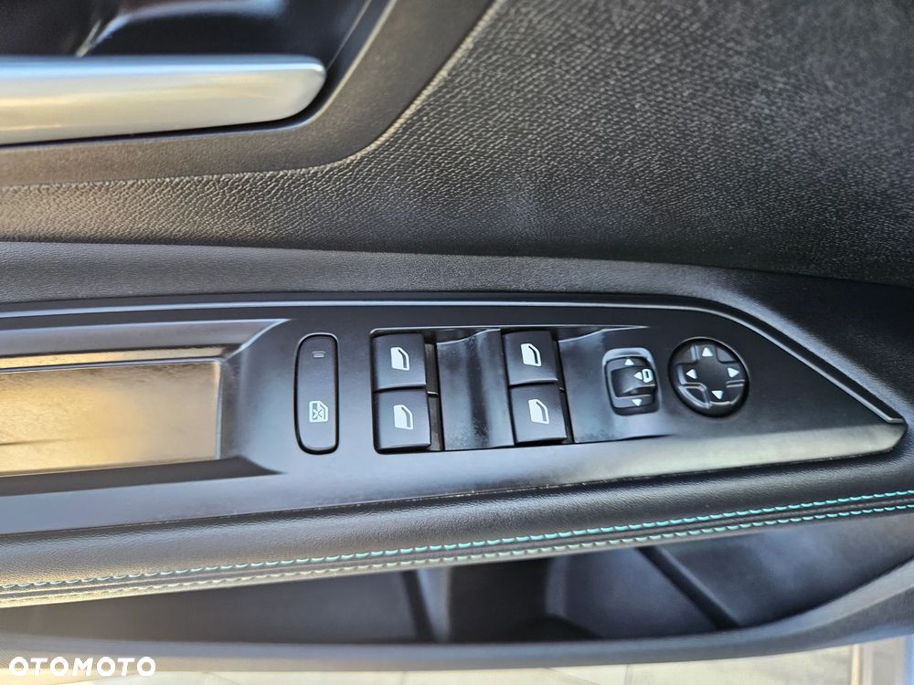 Peugeot 5008 PureTech 130 Stop & Start Roadtrip - 38