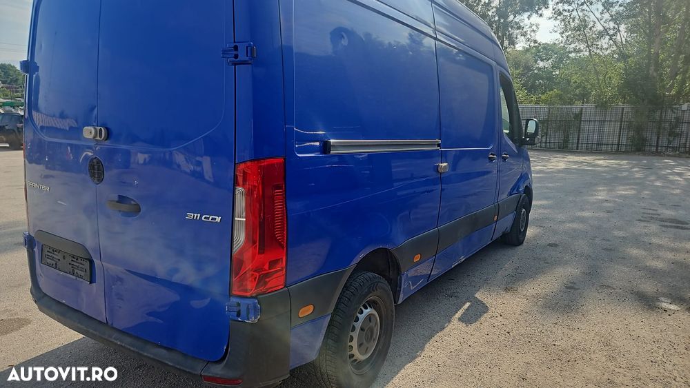 Mercedes-Benz Sprinter - 10