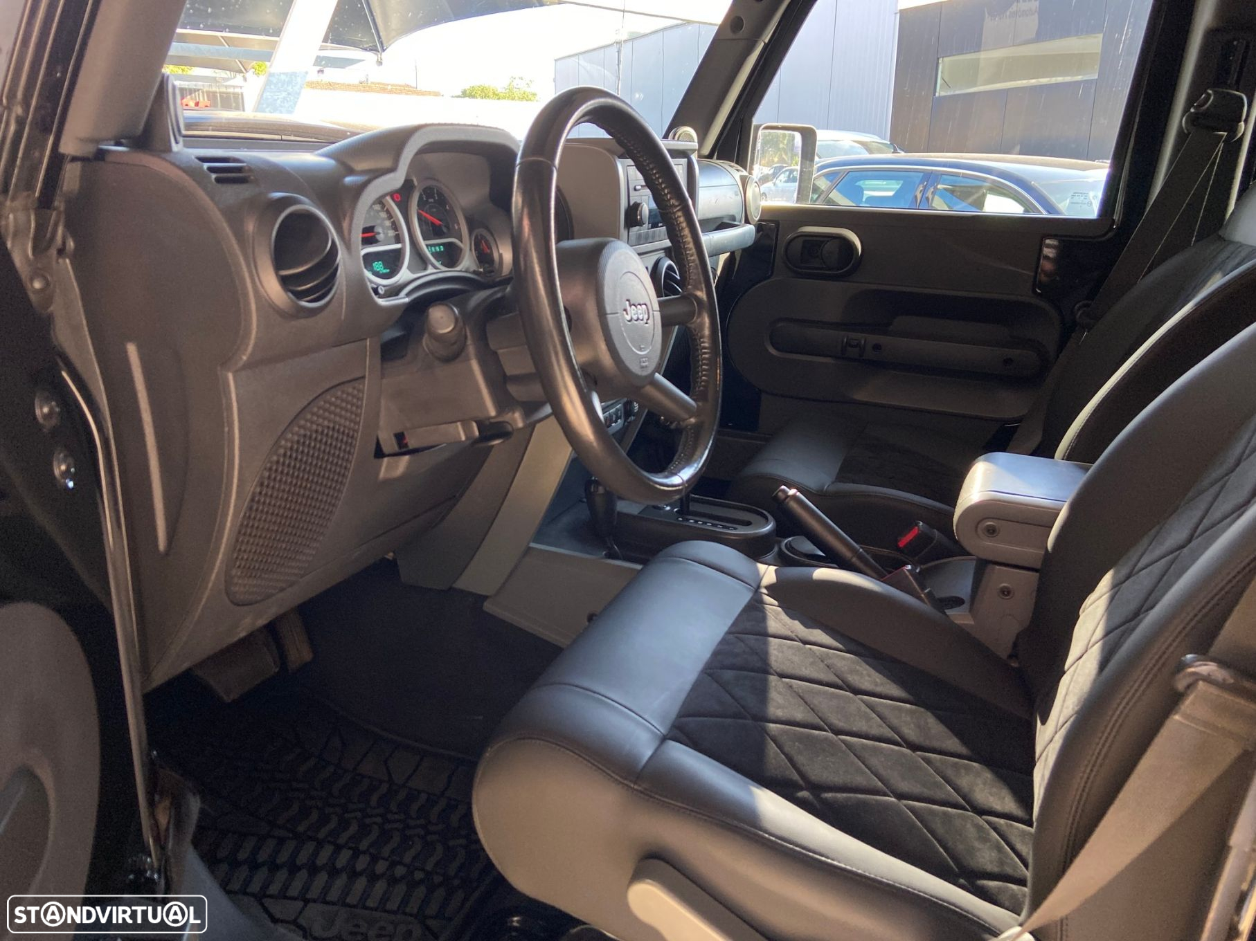 Jeep Wrangler Unlimited 2.8 CRD ATX Sahara - 8