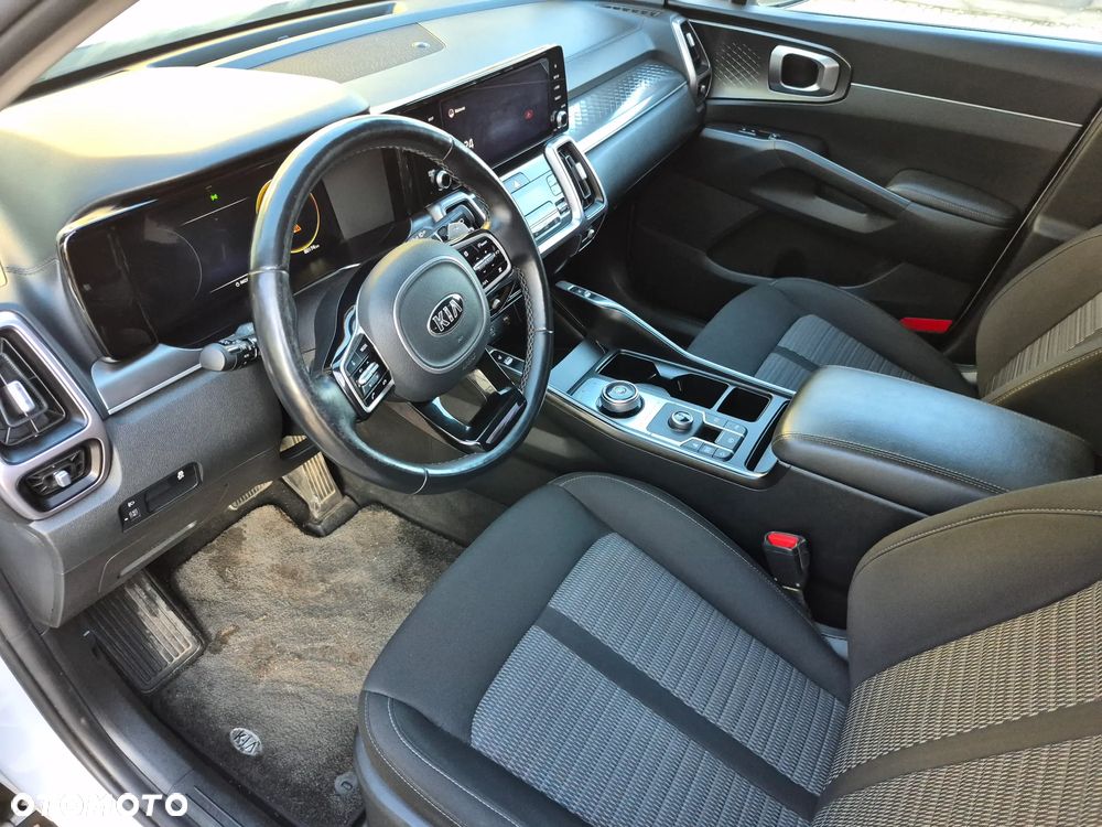 Kia Sorento 1.6 T-GDI HEV L 7os - 18