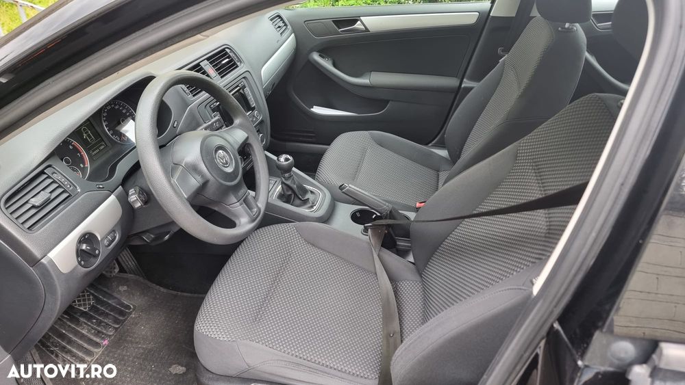 Volkswagen Jetta - 7