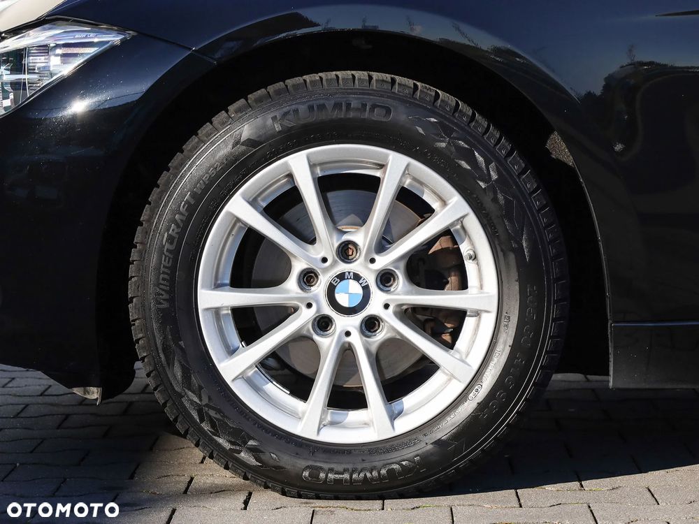 BMW Seria 3 318i - 9