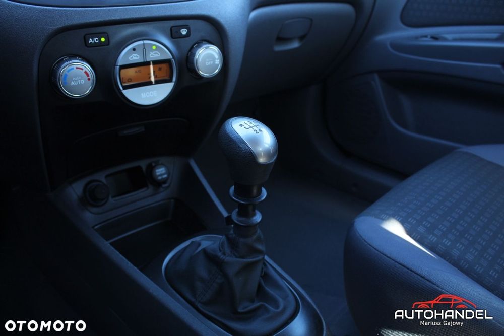 Kia Rio - 12