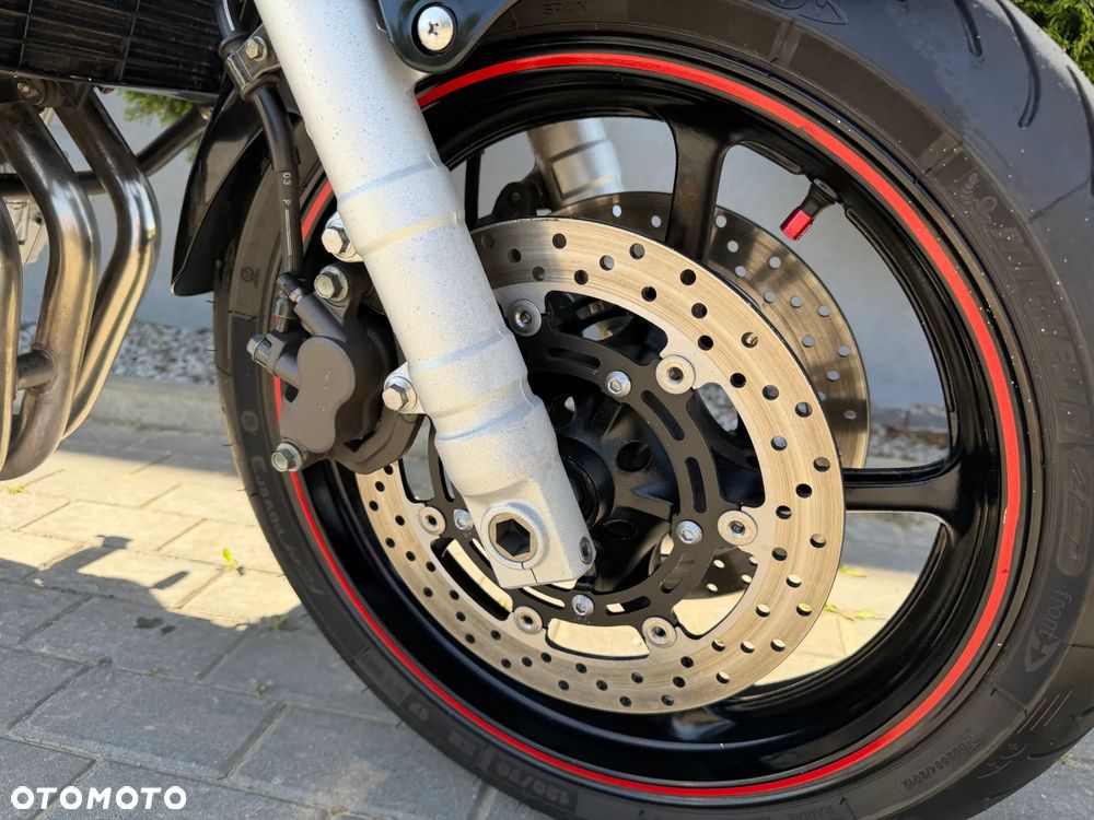 Yamaha FZ - 12