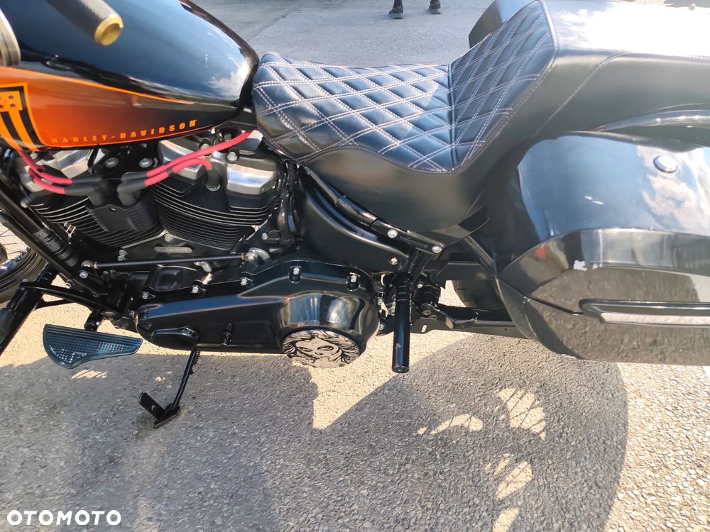 Harley-Davidson Softail Street Bob - 20