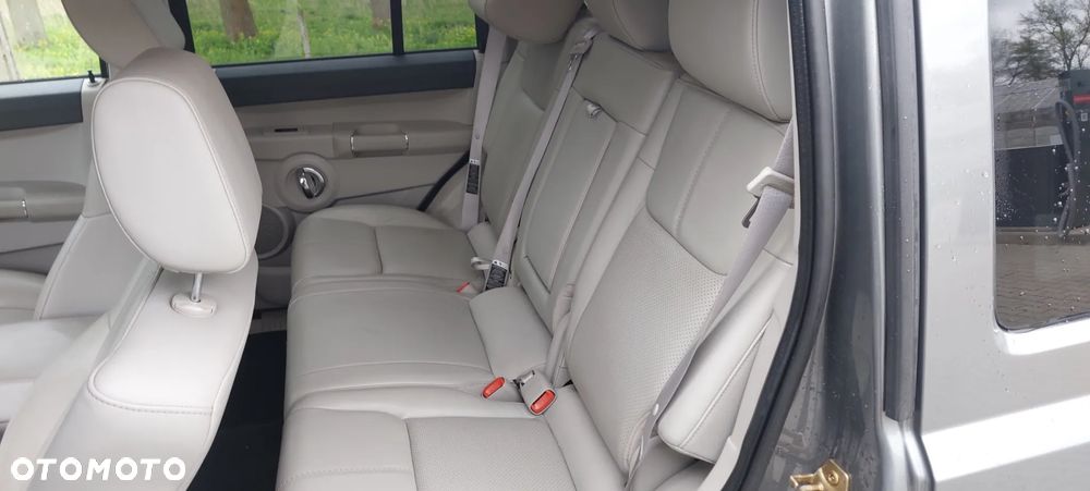 Jeep Commander - 14