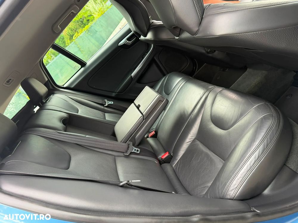 Volvo V60 D5 AWD Summum - 9