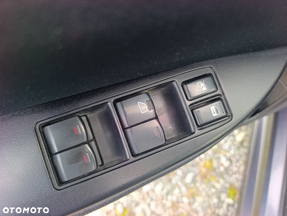 Subaru Legacy 2.0D Comfort - 17