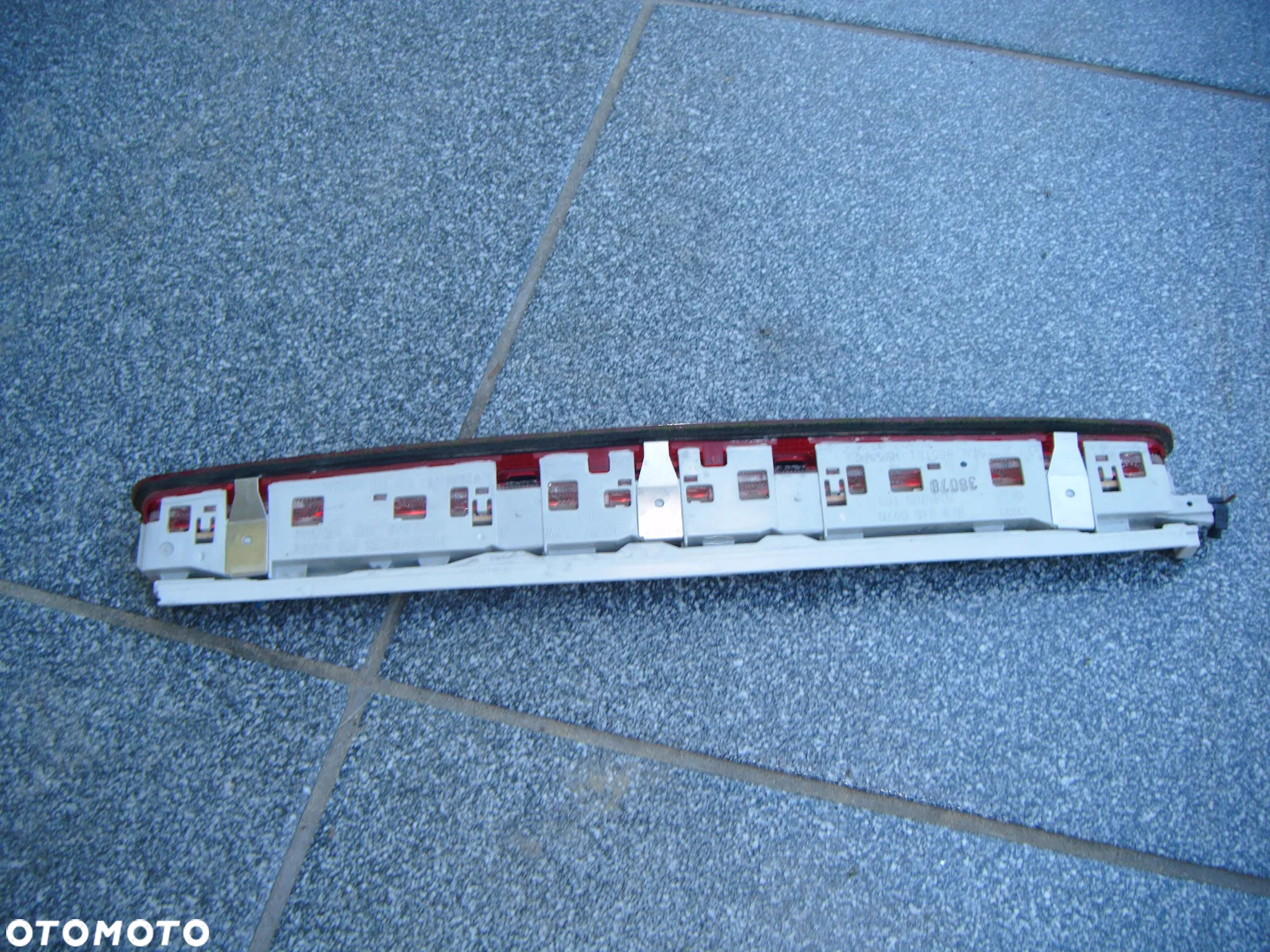 audi a4 b7 kombi światło stop w klapę tył 8e9945097b - 2